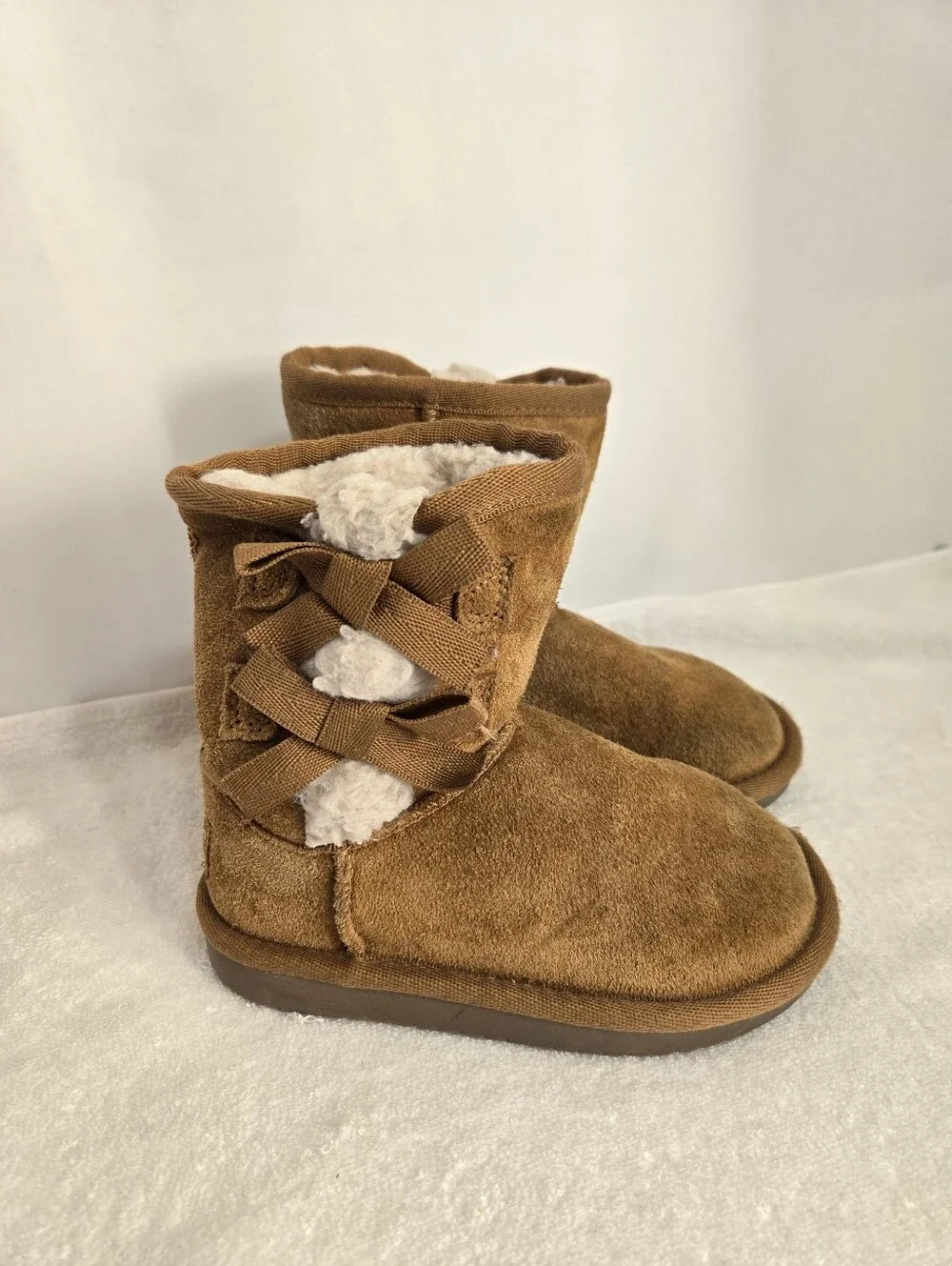 Koolaburra by UGG Girls Size 8 Brown Suede Bow Shearling Lined Boots